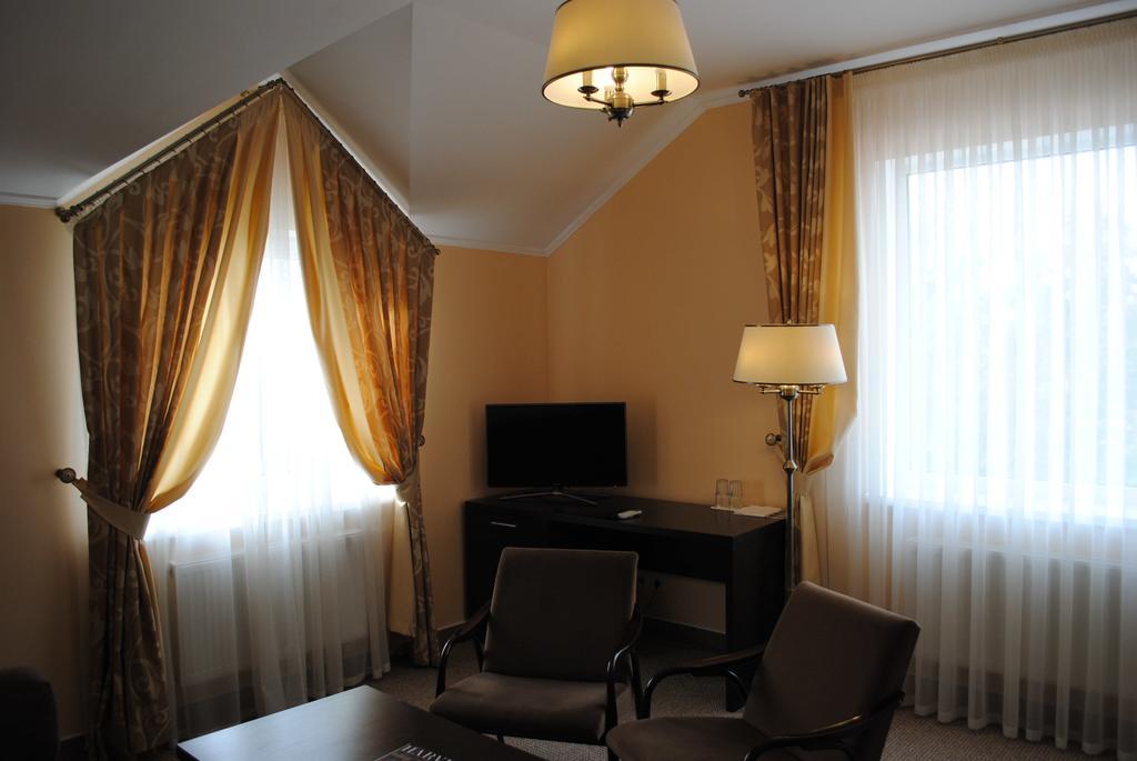 Churchill-Inn Vinnytsia Room photo