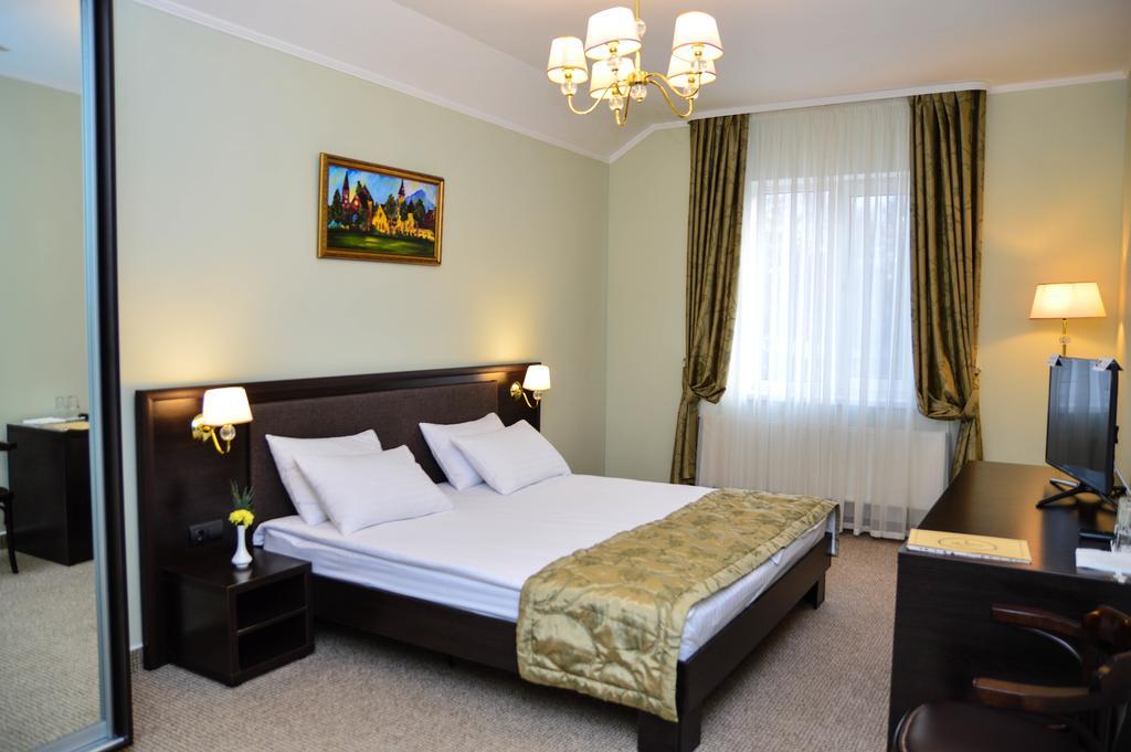 Churchill-Inn Vinnytsia Room photo